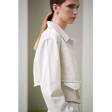 Jacheta crop cu nasturi
