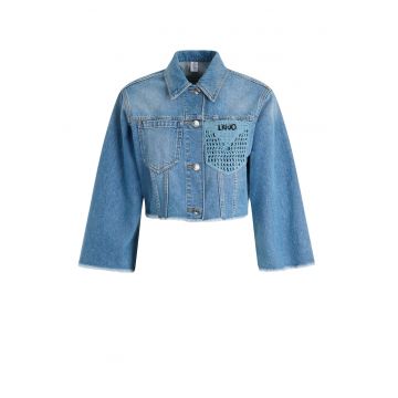 Jacheta crop de denim cu detaliu crosetat