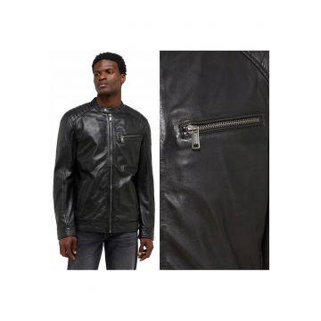 Geaca Barbati Din Piele - Model BIKER JACKET - Croiala Clasica Regular Fit - Fermoar - 100% Piele Moale De Miel - Stil Moto - 3 Buzunare - Buna Pentru Toamna Si Primavara - Marimea L - Negru Geaca Barbati Din Piele - Model BIKER JACKET - Croiala Clasica Regular Fit - Fermoar - 100% Piele Moale De Miel - Stil Moto - 3 Buzunare - Buna Pentru Toamna Si Primavara - Marimea L - Negru