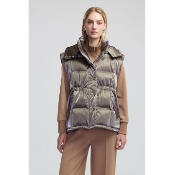 Vesta matlasata cu gluga detasabila