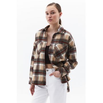 Jacheta-camasa supradimensionata in carouri cu buzunare pe piept