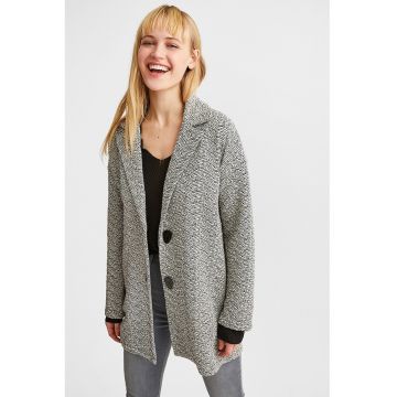 Trenci cu nasturi si buzunare laterale