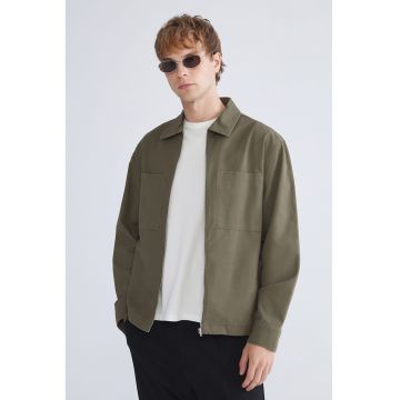 Jacheta-camasa cu fermoar si buzunare aplicate pe piept - Kaki