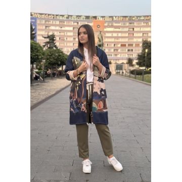 Jacheta dama bleumarin cu fermoar si imprimeu artistic cu accente aurii