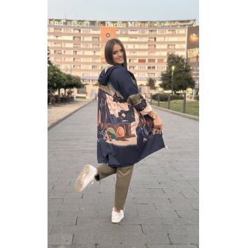 Jacheta dama bleumarin cu fermoar si imprimeu artistic cu accente aurii