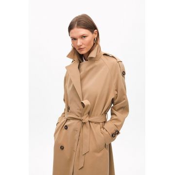 Trenci cu doua randuri de nasturi si cordon in talie - Maro nisip