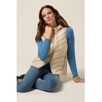 Vesta cu fermoar si gluga