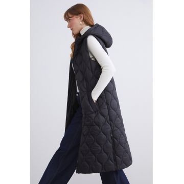 Vesta matlasata cu gluga si slituri cu fermoar