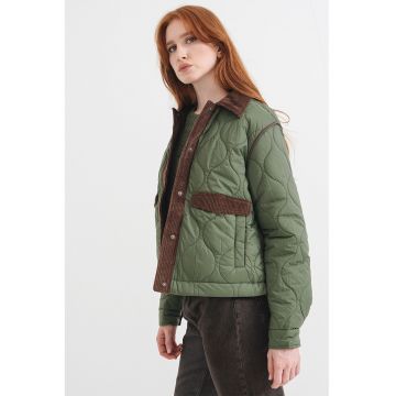 Jacheta-camasa matlasata cu garnituri de reiat