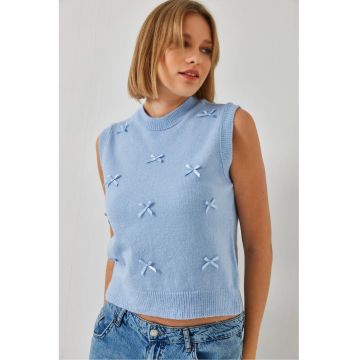 Vesta dama -  scurta - brodata - albastra - tricot -