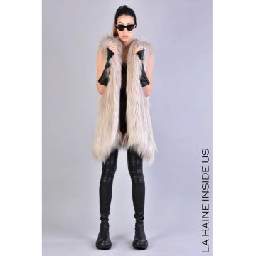 Vesta lunga din blana artificiala - cu textura bogata si aspect voluminos