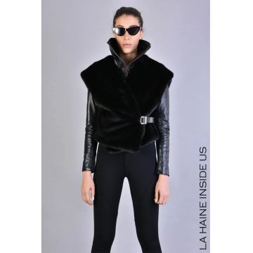 Vesta scurta din blana artificiala neagra - cu guler inalt si detaliu de prindere laterala cu catarama metalica - Negru