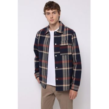 Jacheta-camasa cu model in carouri si capse