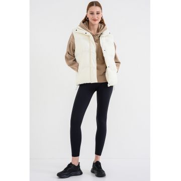 Vesta cu vatelina si guler inalt Hagora