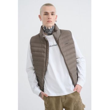 Vesta cu vatelina si guler mediu