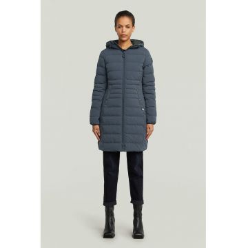 Geaca cu gluga si aspect matlasat