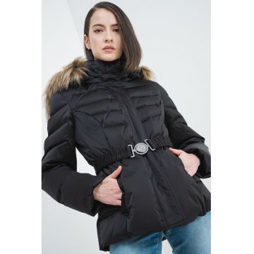 Geaca cu umplutura de puf Geaca cu umplutura de puf