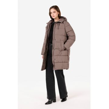 Geaca lunga cu model matlasat