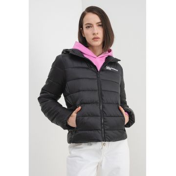 Geaca matlasata cu buzunare laterale