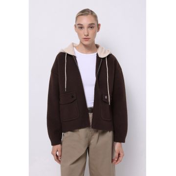 Jacheta cu buzunare cu clapa