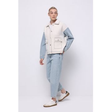 Jacheta cu maneci contrastante