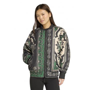 Jacheta cu model si guler baseball