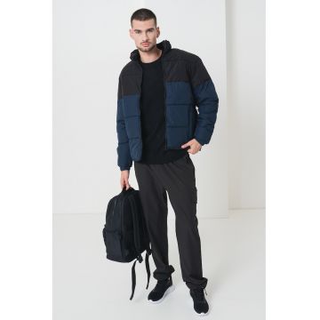 Jacheta cu vatelina si guler Jacheta cu vatelina si guler