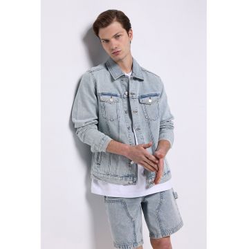 Jacheta din denim cu buzunare Jacheta din denim cu buzunare