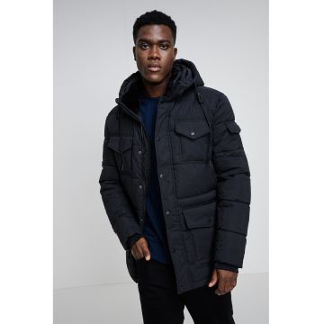 Geaca cu buzunare cu clapa Corlas Geaca cu buzunare cu clapa Corlas