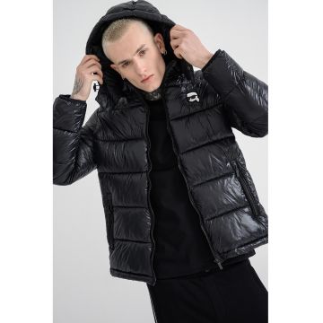 Geaca cu gluga detasabila