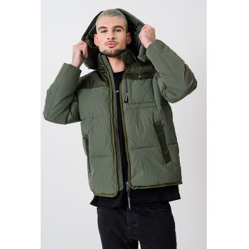 Geaca cu gluga detasabila