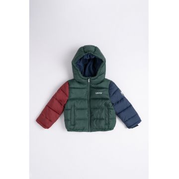 Geaca cu gluga si detaliu cu logo