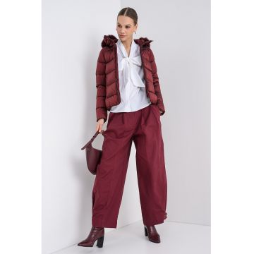 Geaca cu umplutura de puf si gluga