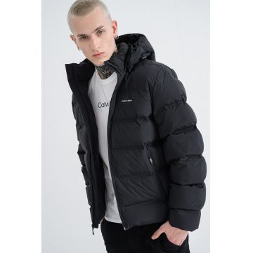 Geaca cu umplutura de puf