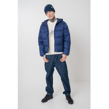 Geaca cu vatelina si finisaj rezistent la apa Geaca cu vatelina si finisaj rezistent la apa