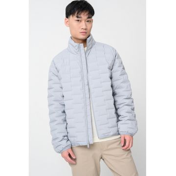 Geaca matlasata cu finisaj rezistent la apa