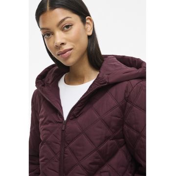 Geaca matlasata cu gluga