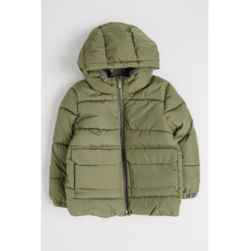 Geaca matlasata cu gluga