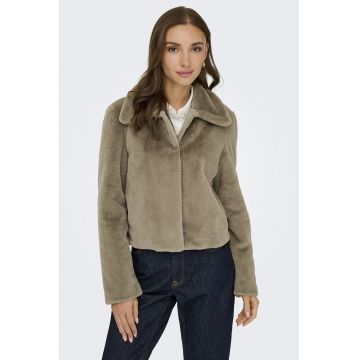 Haina de blana sintetica cu guler ascutit