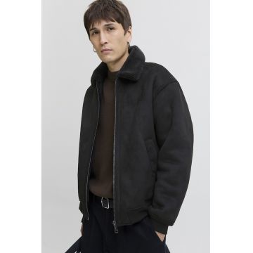 Jacheta uni cu guler clasic Jacheta uni cu guler clasic