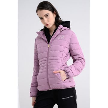 Geaca cu gluga detasabila Geaca cu gluga detasabila