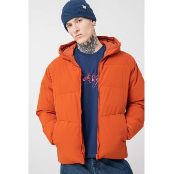 Geaca cu gluga si guler inalt