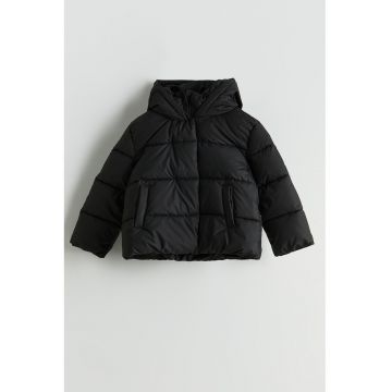 Geaca cu vatelina si gluga