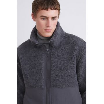 Geaca din material teddy si guler inalt