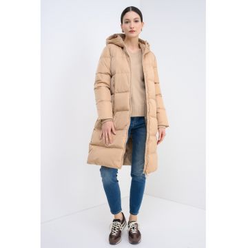 Geaca lunga cu umplutura de puf