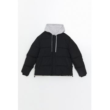 Geaca matlasata cu design 2-in-1 si gluga