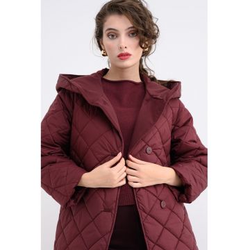 Geaca matlasata cu gluga