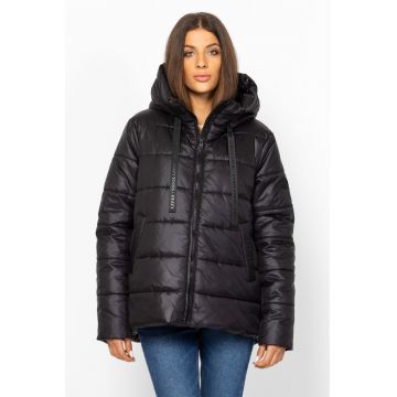 Geaca matlasata cu gluga si croiala lejera Nia