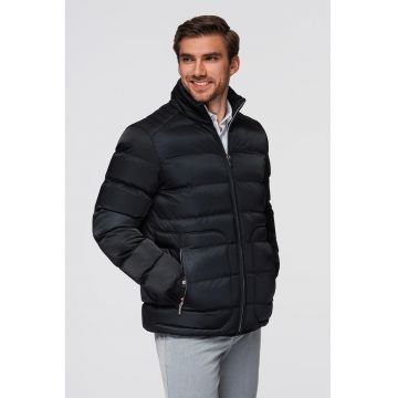 Geaca matlasata cu guler inalt