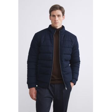 Geaca matlasata slim-fit